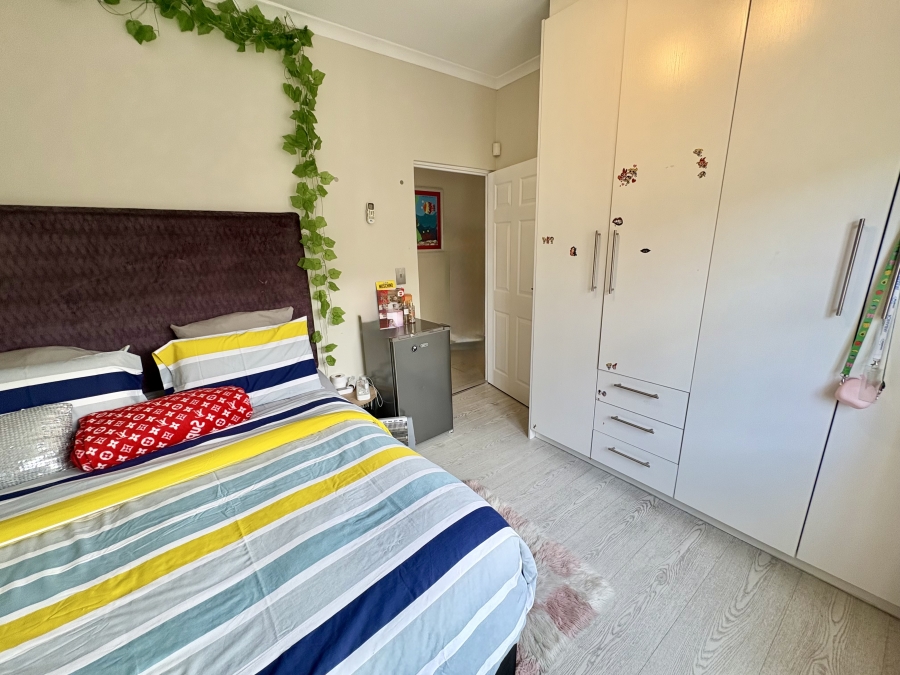 5 Bedroom Property for Sale in Parklands North Western Cape